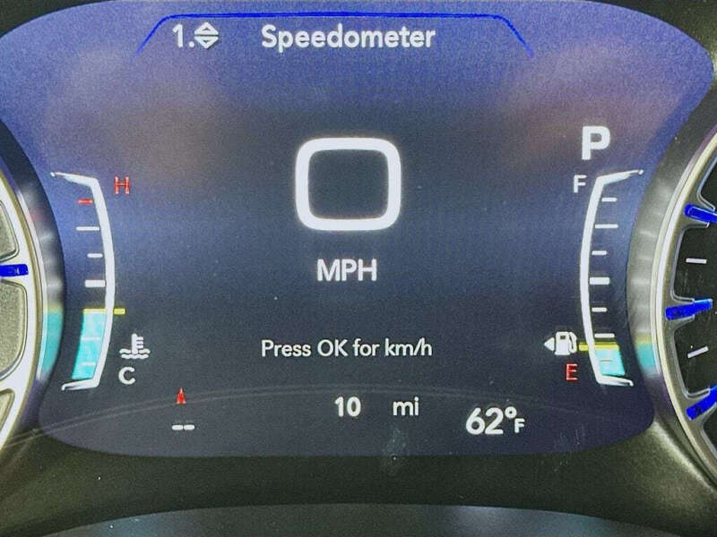 2027 Chrysler Pacifica Select