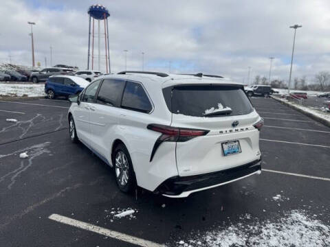 2022 Toyota Sienna XSE 7-Passenger