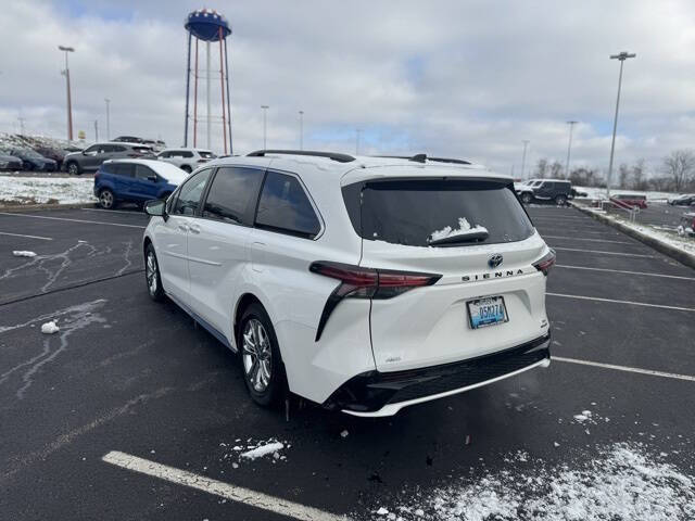 2022 Toyota Sienna XSE 7-Passenger