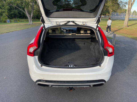 2015 Volvo V60 Cross Country T5