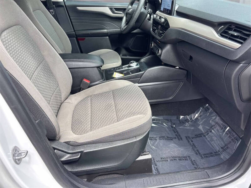 2022 Ford Escape Hybrid SE