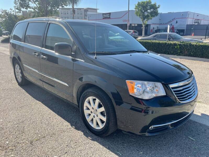 2014 Chrysler Town and Country for sale at Easy Motors in Santa Ana CA