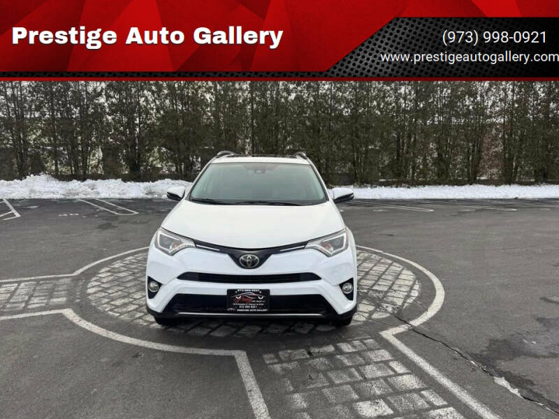 2017 Toyota RAV4 XLE's photo