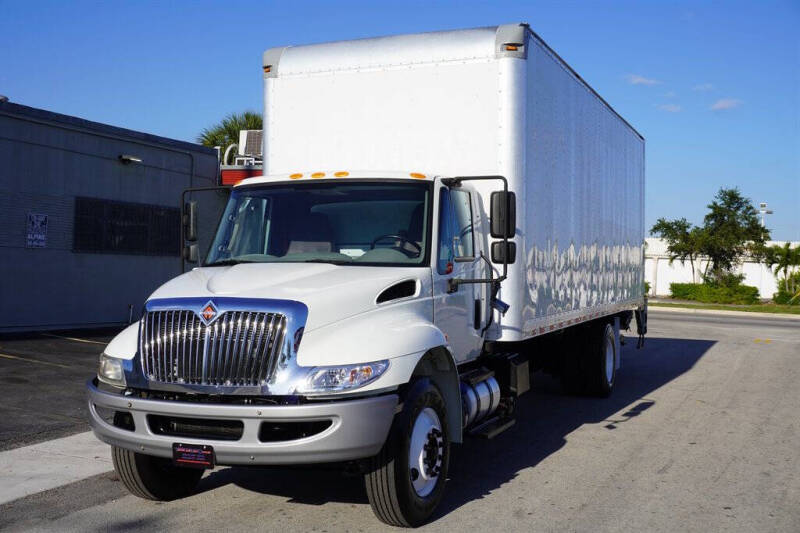 2018 International DuraStar 4300