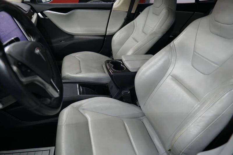 2015 Tesla Model S
