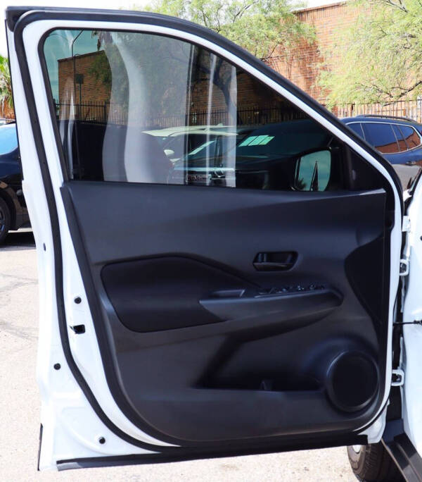 2024 Nissan Kicks S