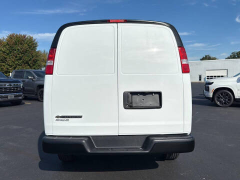 2025 Chevrolet Express 2500