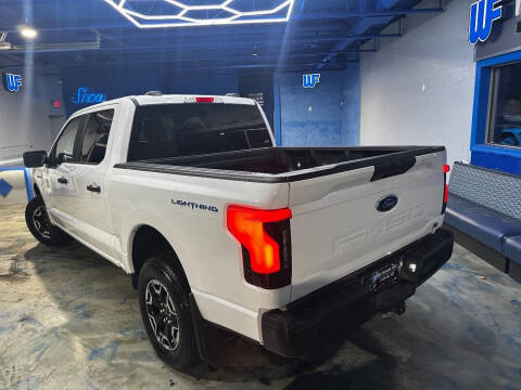 2022 Ford F-150 Lightning Pro