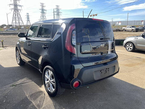 2015 Kia Soul +