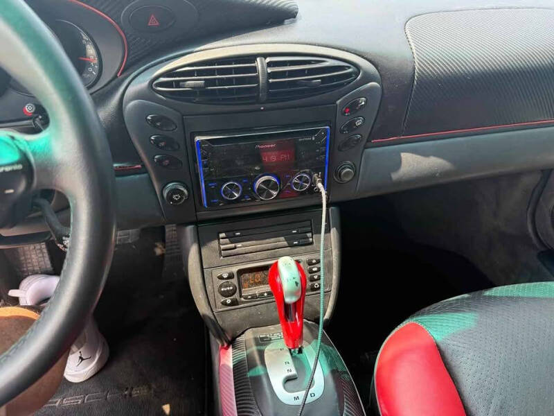 2000 Porsche 911 Carrera