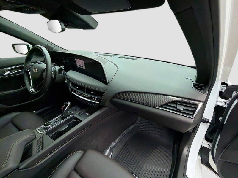 2025 Cadillac CT5-V