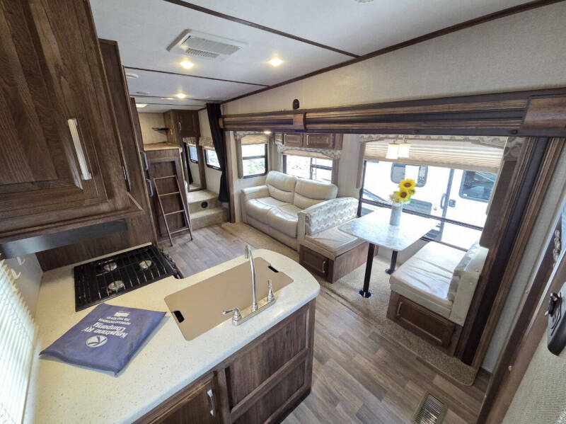 2017 Keystone RV Cougar X-Lite