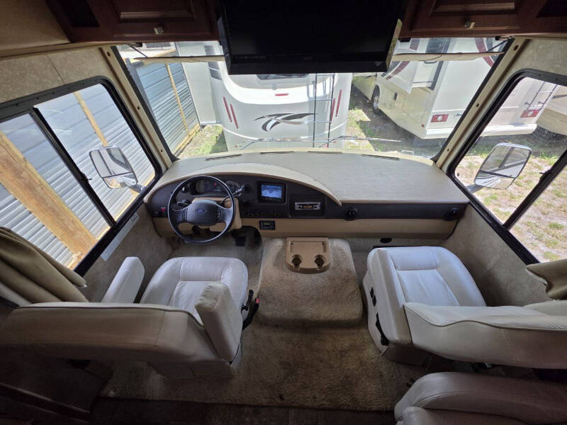 2013 Winnebago Vista