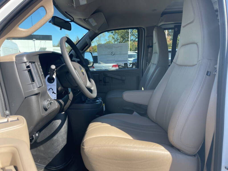 2025 Chevrolet Express 2500