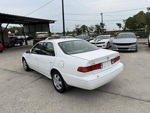 2000 Toyota Camry