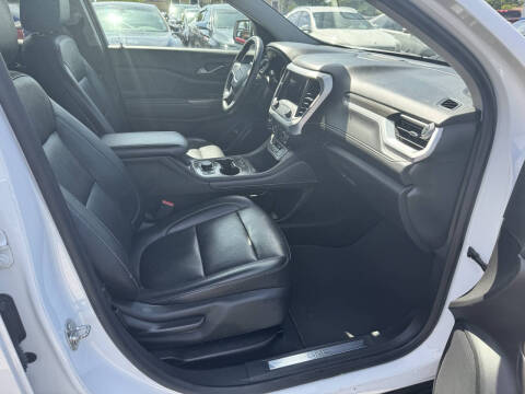 2023 GMC Acadia SLT