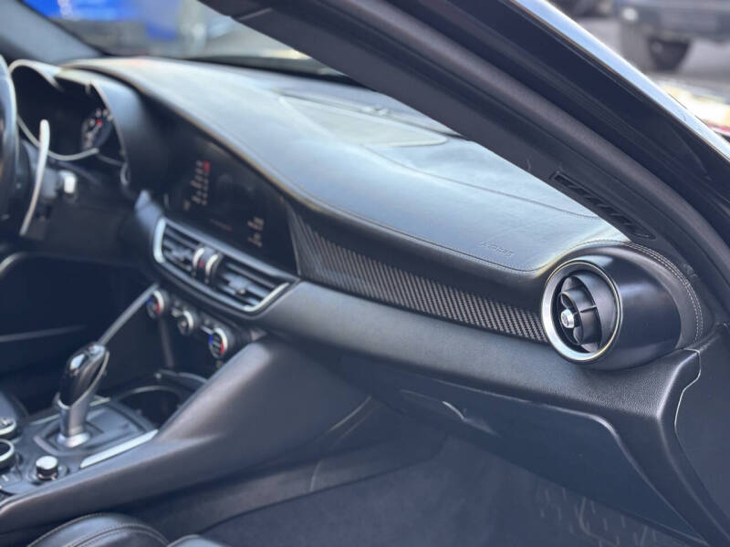 2017 Alfa Romeo Giulia Quadrifoglio