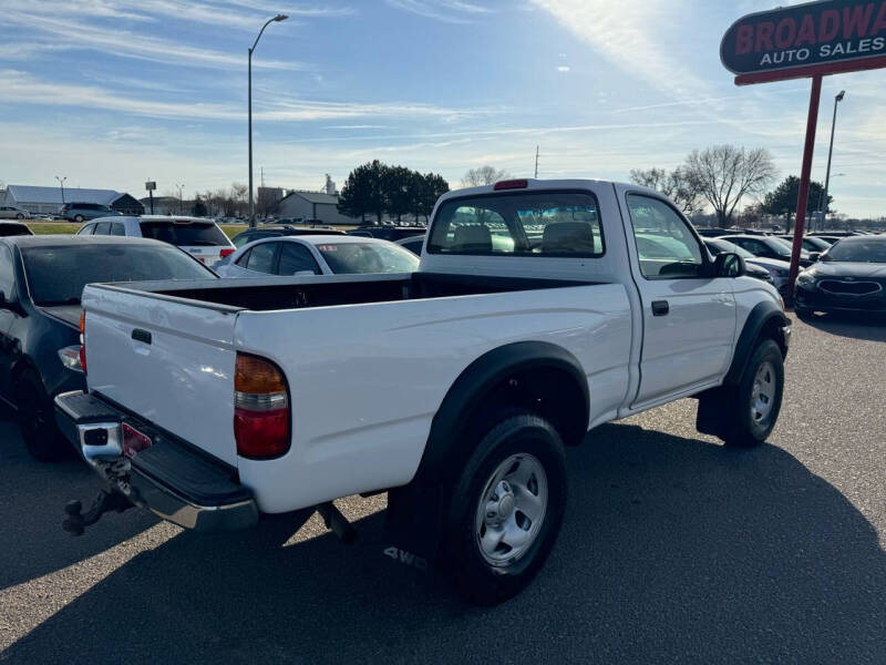 2004 Toyota Tacoma Base photo 18