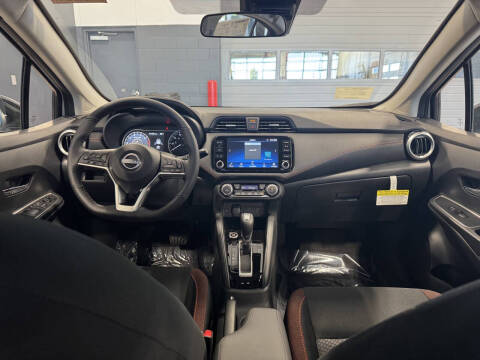 2025 Nissan Versa SR