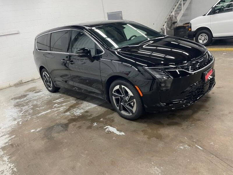 2027 Chrysler Pacifica Limited