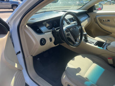 2017 Ford Taurus SEL