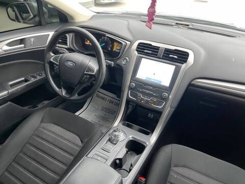 2020 Ford Fusion SE