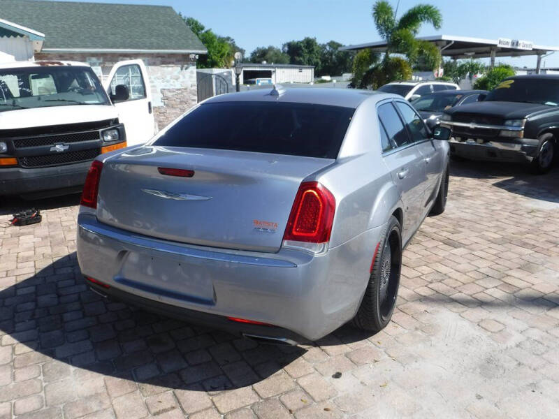 2016 Chrysler 300