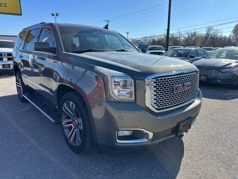 2017 GMC Yukon Denali's photo