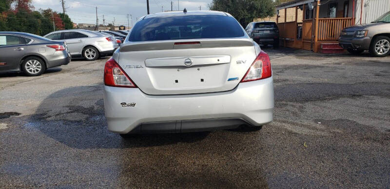 2015 Nissan Versa 1.6 SV