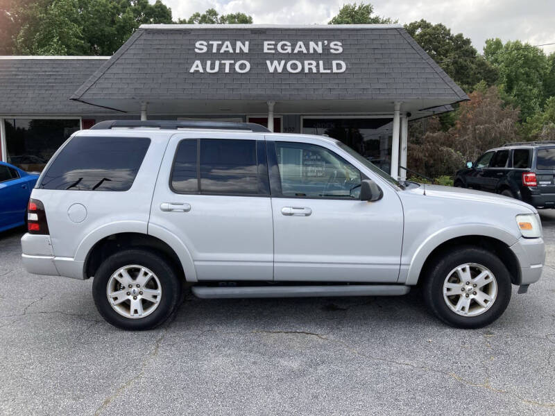 2010 Ford Explorer XLT's photo