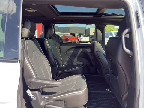 2027 Chrysler Pacifica Limited