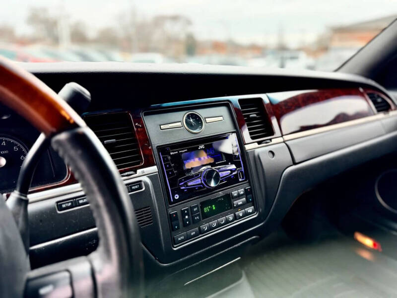 2008 Lincoln Town Car Signature Limited