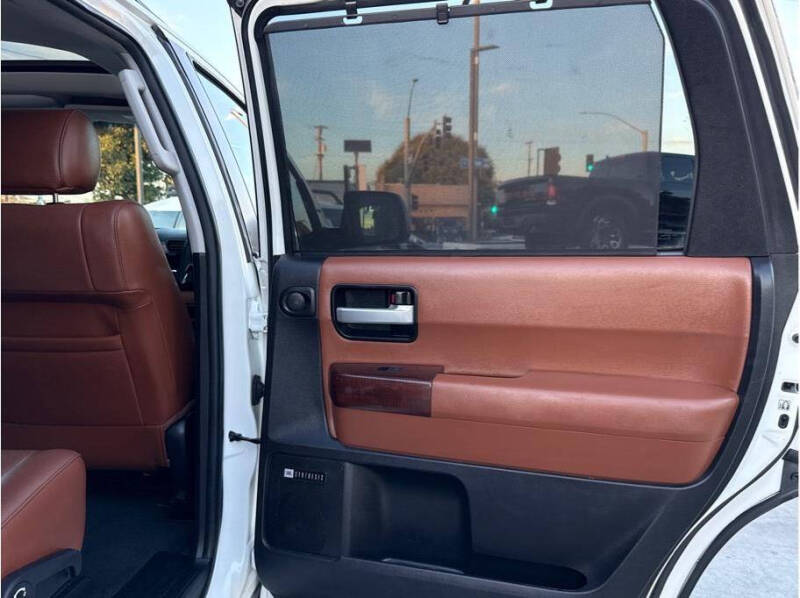 2016 Toyota Sequoia Platinum