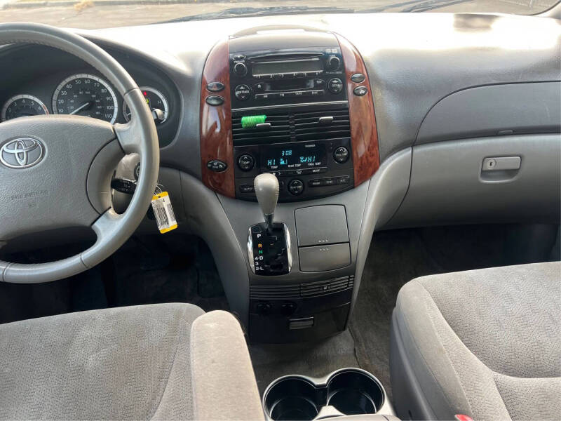 2005 Toyota Sienna
