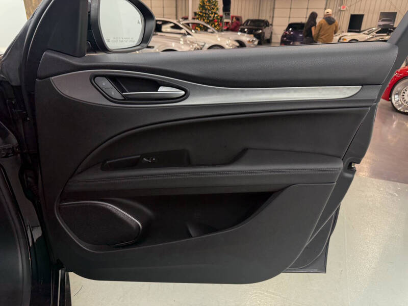 2022 Alfa Romeo Stelvio Veloce