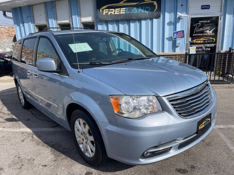 2016 Chrysler Town and Country Touring