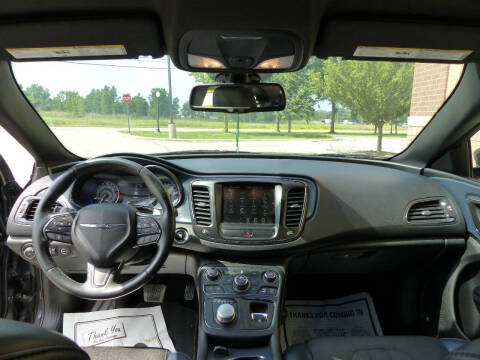 2015 Chrysler 200 S