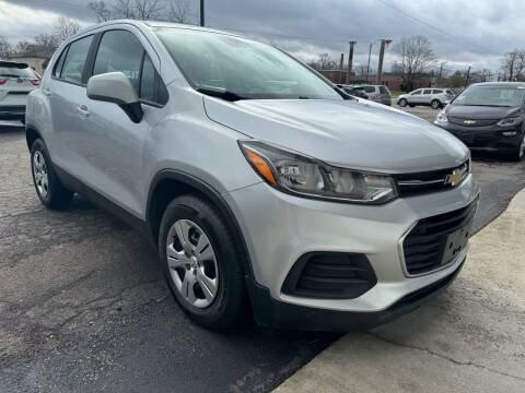 2018 Chevrolet Trax for sale at The Car Cove, LLC in Muncie IN