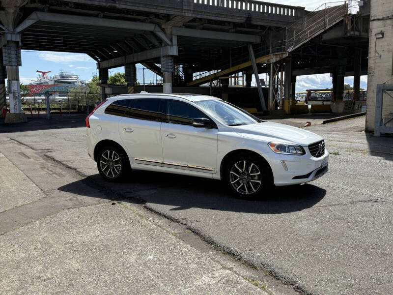 2017 Volvo XC60 T6 Dynamic