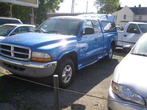 2000 Dodge Dakota for sale at S & G Auto Sales in Cleveland OH