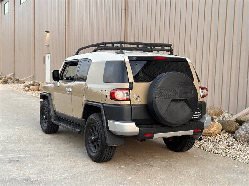 2012 Toyota FJ Cruiser Base photo 8