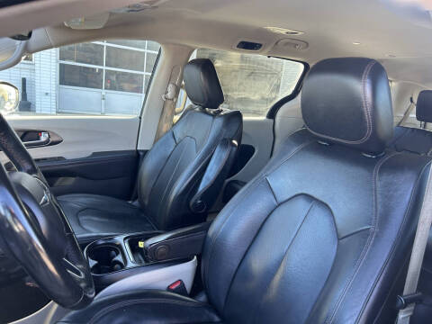 2020 Chrysler Pacifica Touring L