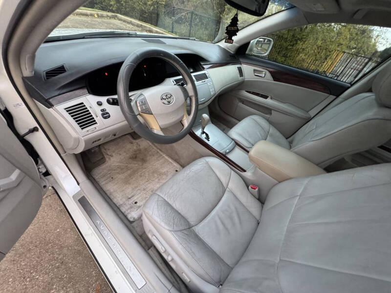 2008 Toyota Avalon XLS