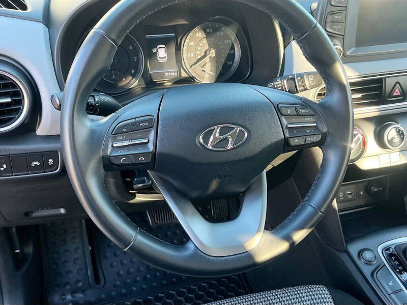 2021 Hyundai Kona SEL Plus