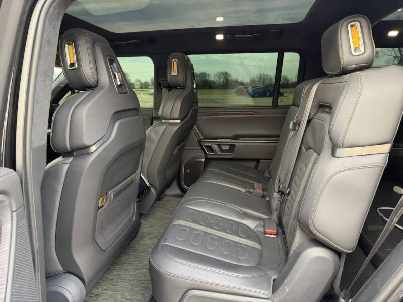 2023 Rivian R1S Adventure