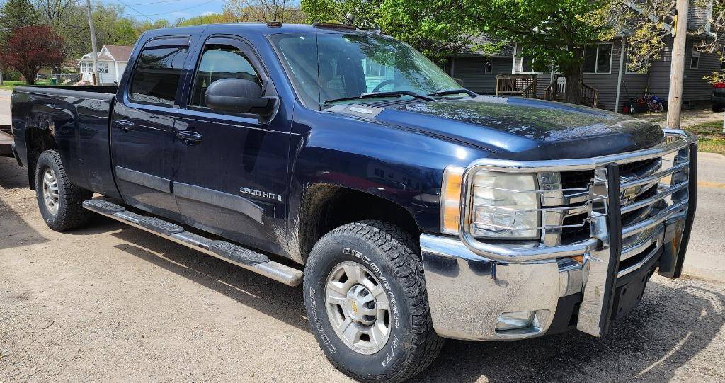 2008 Chevrolet Silverado 2500HD for sale at EMPORIUM MOTORS INC in Marseilles, IL