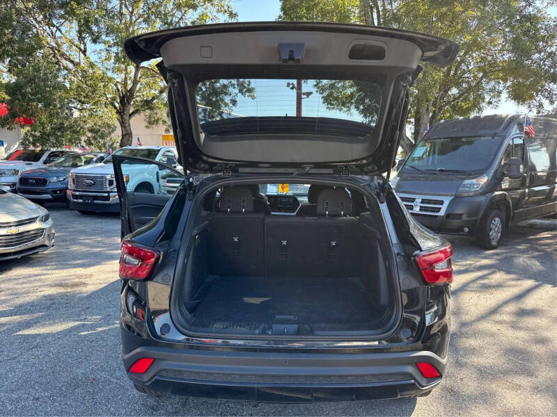 2025 Chevrolet Trax RS