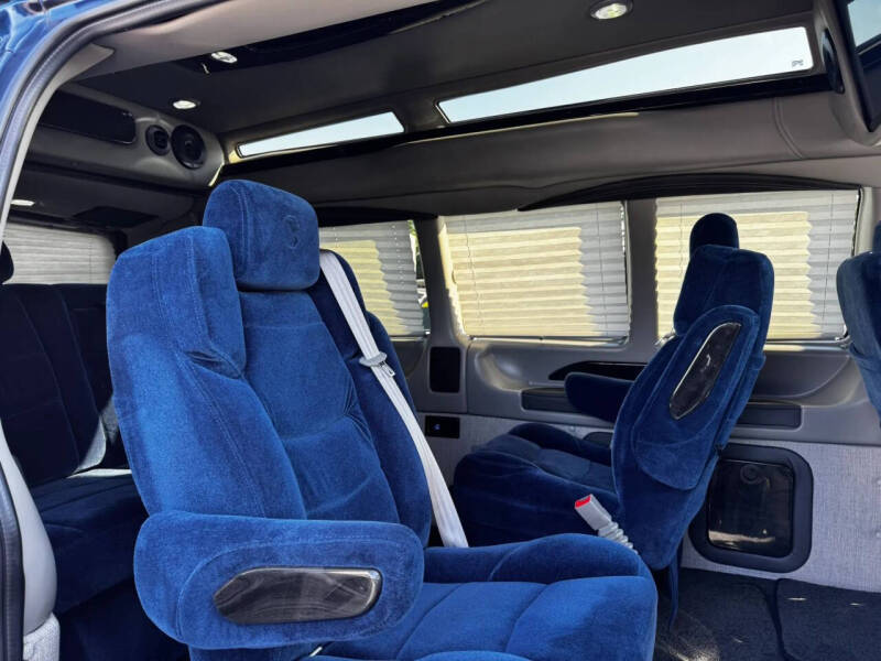 2025 Chevrolet Express 2500