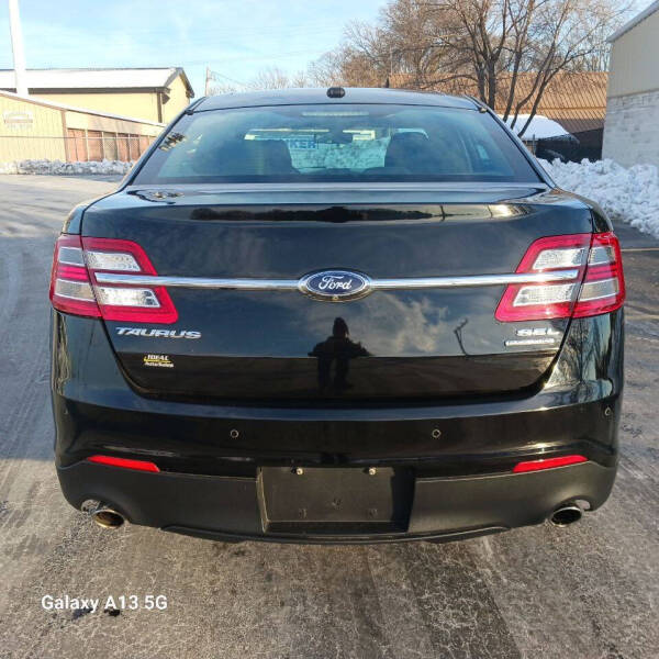 2017 Ford Taurus SEL