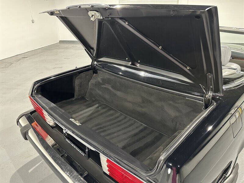 1987 Mercedes-Benz 560-Class 560 SL